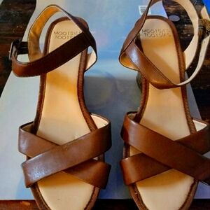 Mootsies Tootsies Brown Wedge Platform Sandals Gently used